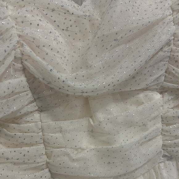 Beautiful city studio holiday dress or perf for any fun occasion only worn once - Picture 2 of 6